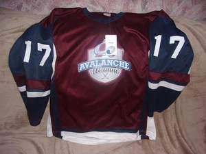 COLORADO AVALANCHE ALUMNI FIRSTAR HHJ-1 LARGE STADION TRIKOT # 17 NEU MIT ETIKETT - Bild 1 von 6