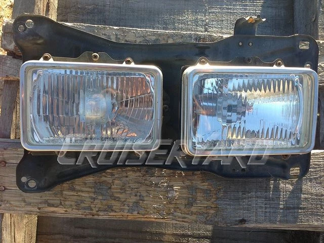 Conjunto de faros laterales derechos Toyota Land Cruiser OEM FJ62 81110-90A28 Foto 1 de 1