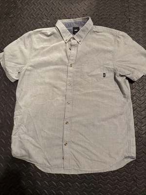 Camisa con botones de manga corta calce clásico mediana Vans para hombre Foto 1 de 4