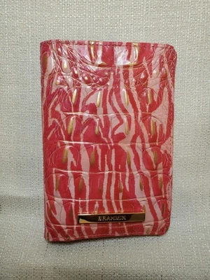 NUEVO CON ETIQUETAS Brahmin Beloved Rosa Coral Pasaporte Billetera y Portatarjetas de Crédito Foto 1 de 3