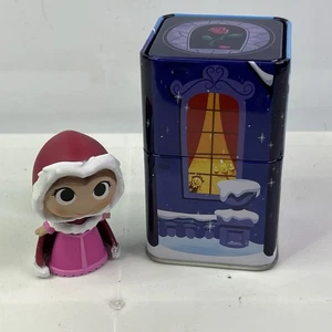 2017 Funko Disney Treasures Mystery Minis "Winter Costume Belle" mit Blechdose - Bild 1 von 6