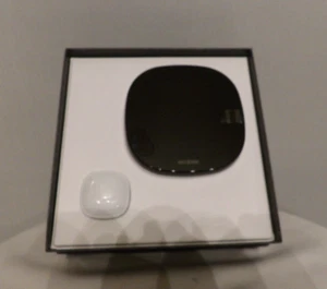Ecobee Programmable Thermostat 80-00032 Connects to Smart Phone NEW COMPLETE - Picture 1 of 6