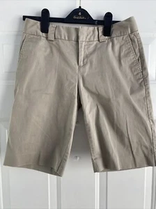 Banana Republic Women's Khaki Stretch Bermuda Shorts - Size 2 - 10" Inseam - Picture 1 of 2