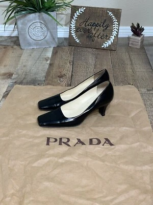 Salto alto vintage PRADA feminino preto todo de couro biqueira quadrada tamanho EUA 5 - Imagem 1 de 4