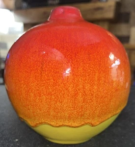 Jarrón ""Roy"" esmaltado por goteo de cerámica para caja y barril ~ rojo vibrante, naranja y amarillo - Imagen 1 de 6