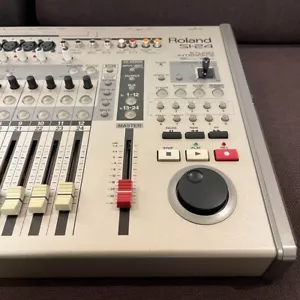 Roland SI-24 Studio Interface Audio Mixing 96hKz 24-bit - Picture 1 of 14