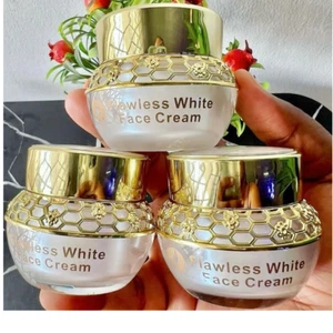 Flawless White Glowing Face Cream 30g With SPF30 - Anti-Aging, Spot Removal - Picture 1 of 1