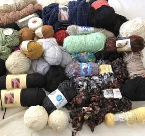 Bulk 10 Lbs Lot Lion Brand Yarns Wool Wool & Acrylic Yarn Lot Assorted Chunky - Picture 1 of 11