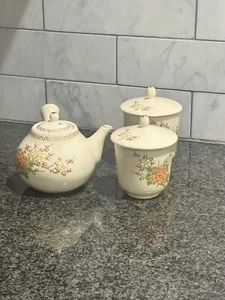 Tetera Satsuma Ware Araki Gama y 2 tazas con tapa (la suya y la suya) diseño floral - Imagen 1 de 13