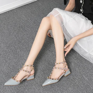 Sandalias de cuero patentadas con tiras tachuelas 35-43 - Imagen 1 de 55