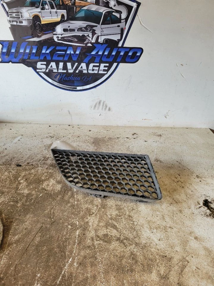 Rejilla derecha pasajero compatible con 01-05 AZTEK 861941 Foto 1 de 1