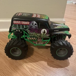 Hot Wheels Grave Digger Monster Jam R/C telecomando solo auto camion NO TELECOMANDO - Foto 1 di 9