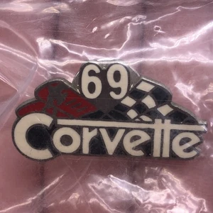 '69 1969 Vintage CORVETTE lapel pin - Picture 1 of 3