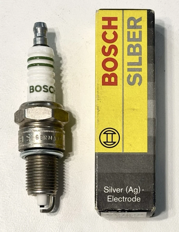 Bosch WR9LS Spark Plug for BMW E23 E24 E28 E30 - Set of 5 - Image 1 of 1