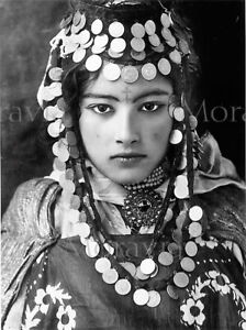 Photographie,  "Danseuse de la tribu des Ouled Nail", 1906        /      15 x 20