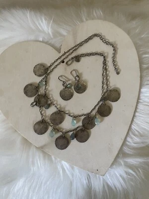 Collar y pendientes Stella & Dot Labradorita Calcedonia réplica moneda griega dije Foto 1 de 4