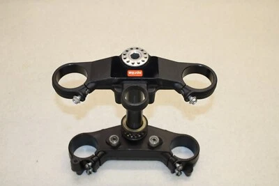 APRILIA RSV MILLE R OHLINS YUGO INFERIOR SUPERIOR TRIPLE ABRAZADERA PERNOS RSV 1000 TUONO R Foto 1 de 2