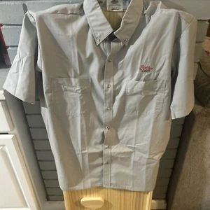 Coors leichtes Arbeitshemd Herren XL Riverside Workwear Mitarbeiter Zusteller Fahrer Bier - Bild 1 von 4