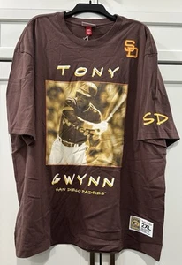 T-shirt Mitchell & Ness Cooperstown Collection Padres Tony Gwynn 2XL DD656 - Foto 1 di 2