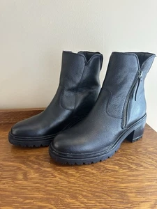 Geox Daniana schwarze Lederstiefelette Damengröße EU 38/US 8 Stollensohle gebraucht, in einwandfreiem Zustand - Bild 1 von 16