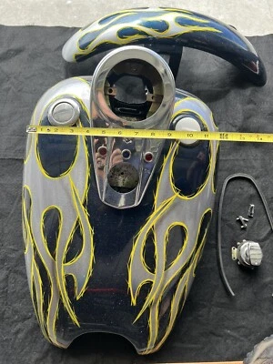 Tanque de combustible Foto 1 de 4