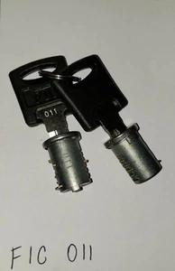 2 SERRATURE E CHIAVI A BICCHIERE FIC NERE - Foto 1 di 8
