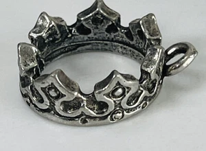 Small Vintage Crown Pendant Charm Silver Tone - Picture 1 of 4
