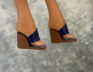 Vintage 1960's Barbie #1833 ROYAL BLUE & BROWN OPEN TOE WEDGE HEELS ~ MINT - Picture 1 of 2