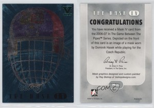 2006-07 ITG Between the Pipes Mask IV Vault Emerald Dominik Hasek #M-23 HOF