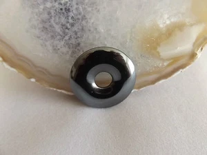 Donut - Anhänger aus Hämatit Blutstein * Selbstreflexion Entwicklung - Bild 1 von 1