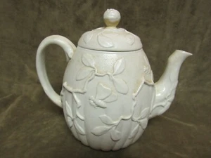 18th Century Staffordshire White Salt Glazed Stoneware Squirrel Butterfly Teapot - Picture 1 of 5