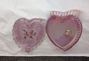 Fenton Heart Shaped Iridescent Pink Rosebud Trinket Box Hand Painted - Foto 1 di 11