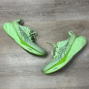 Asics Novablast 4 Laufschuhe Herren Größe 12 grün FF Blast + gepolsterte Straße - Bild 1 von 7