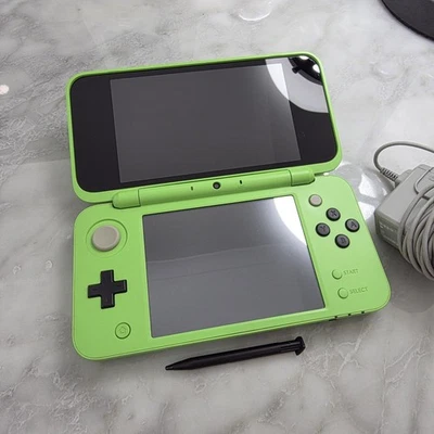 Nintendo New 2DS XL Minecraft Creeper Edition Rare Excellent Condition! Tested - image 1 of 4