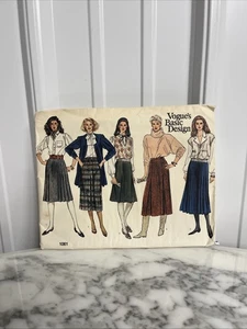 Skirt 14 16 18 Vogue 1061 Sewing Pattern Vtg Basic Design Pleated Gored Long UC - Picture 1 of 4
