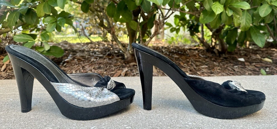 Tacones de plataforma Neda by Bebe con nudo negro y plateado talla 9,5 - Mulas de tacón alto glamurosas Foto 1 de 4