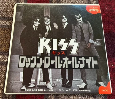 MEGA RARE KISS ROCK AND ROLL ALL NITE JAPAN 7" VINYL RECORD SINGLE VIP2702 - Image 1 of 4