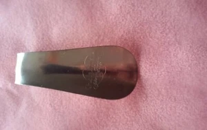 VINTAGE SHOE HORN METAL ADVERTISING CROSBY SQUARE - Picture 1 of 2