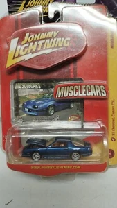 Johnny Lightning Camaro Collection 1989 Camaro IROC-Z 1 64 scale diecast blue - Picture 1 of 3