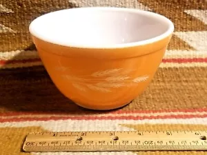 SWEET VINTGE PYREX CORNING 401 SMALL MIXING BOWL HARVEST WHEAT MILK GLASS USA - Picture 1 of 6