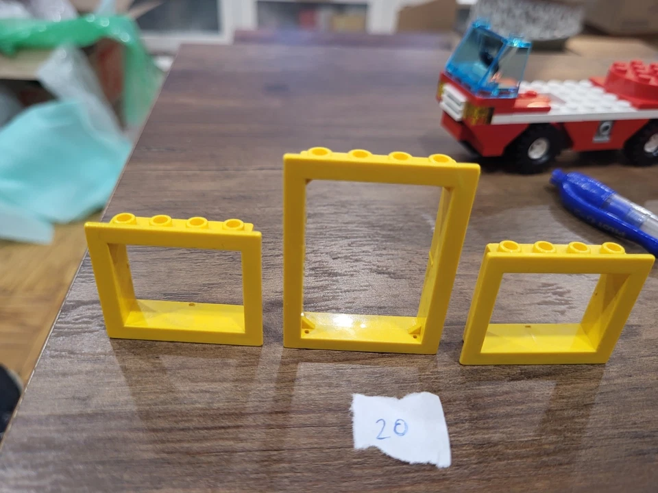 Lego Window and Frame. Yellow. Vintage - Image 1 of 4