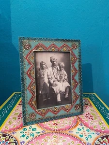 HANDPAINTED IN INDIA QUIRKY WOODEN PHOTO FRAME - BLUE tints - Picture 1 of 11