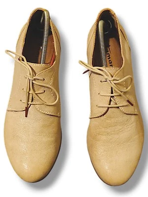Zapatos Tamaris con cordones de cuero beige para mujer 40 (US 9) planos COMO NUEVOS Alemania Foto 1 de 4