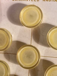 VTG Le Chic Yellow Luster Plastic Buttons Raised Edge Shank 9/16" 7 NEW on Card - Picture 1 of 4