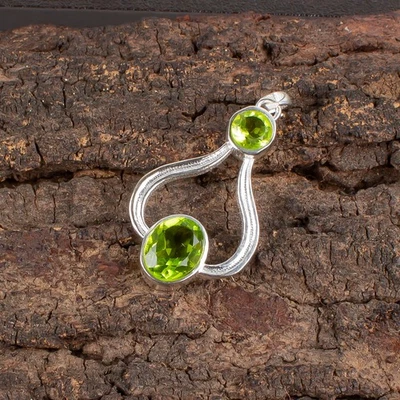 Peridot Gemstone Handmade 925 Sterling Silver Jewelry Pendant Gift For Wife - Image 1 of 3