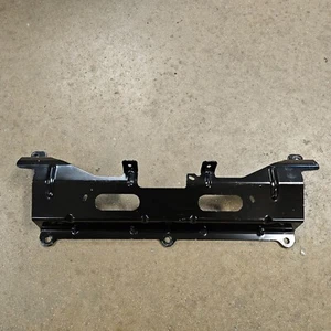 MM2DB-17K823-HA REAR BUMPER BRACKET FORD - Picture 1 of 3