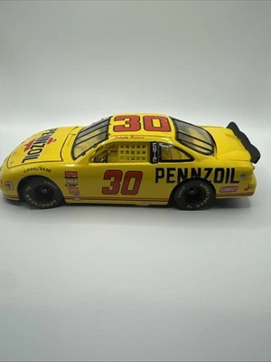 Action Platinum Johnny Benson #30 Pennzoil 1996 Pontiac Grand Prix 1:24 Scale - Image 1 of 4