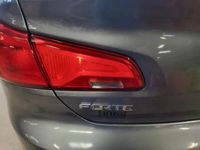 Conjunto de luz trasera izquierda usado se adapta a: Kia Forte 2014 cupé incandescente tapa mo Foto 1 de 4