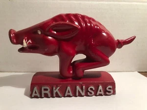 Vintage Arkansas University Razorback Metall Briefbeschwerer Football - Bild 1 von 5