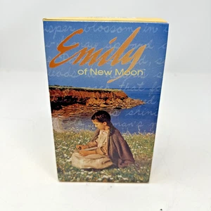 Emily Books Set L. M. Montgomery, Emily Of New Moon, Paperback CH - Picture 1 of 4